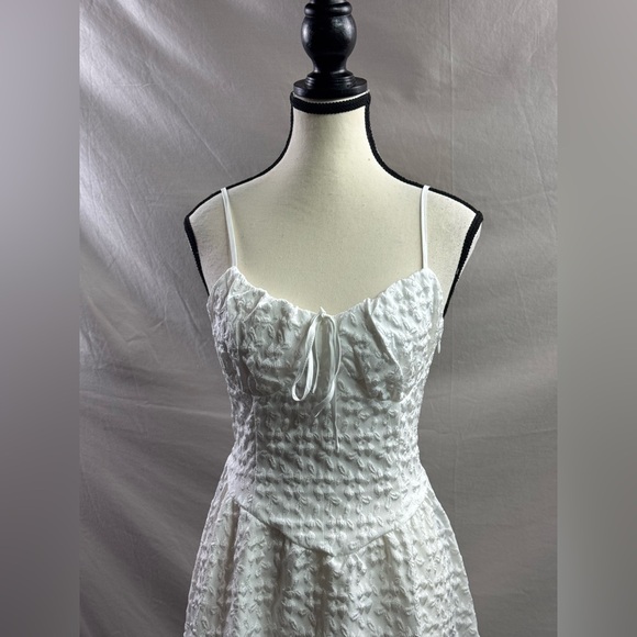 LAST ONE 🔥 Textured Midi Cottagecore Lace-Up Corset Dress White - Picture 7 of 9